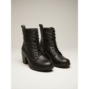 New Look Black Lace-Up Block Heel Ankle Boots